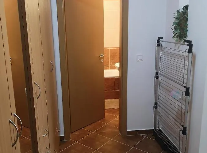 Orsika Hilltop * Eger